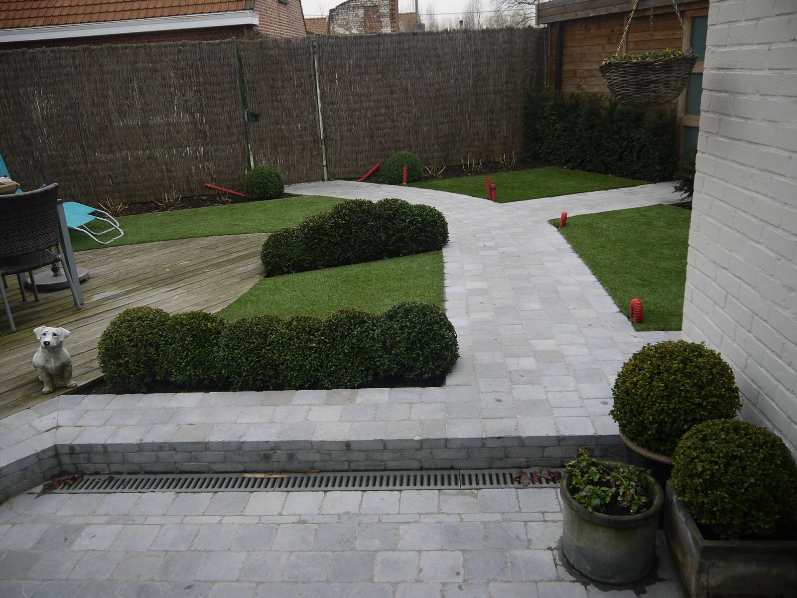 Tuin en terras te Menen